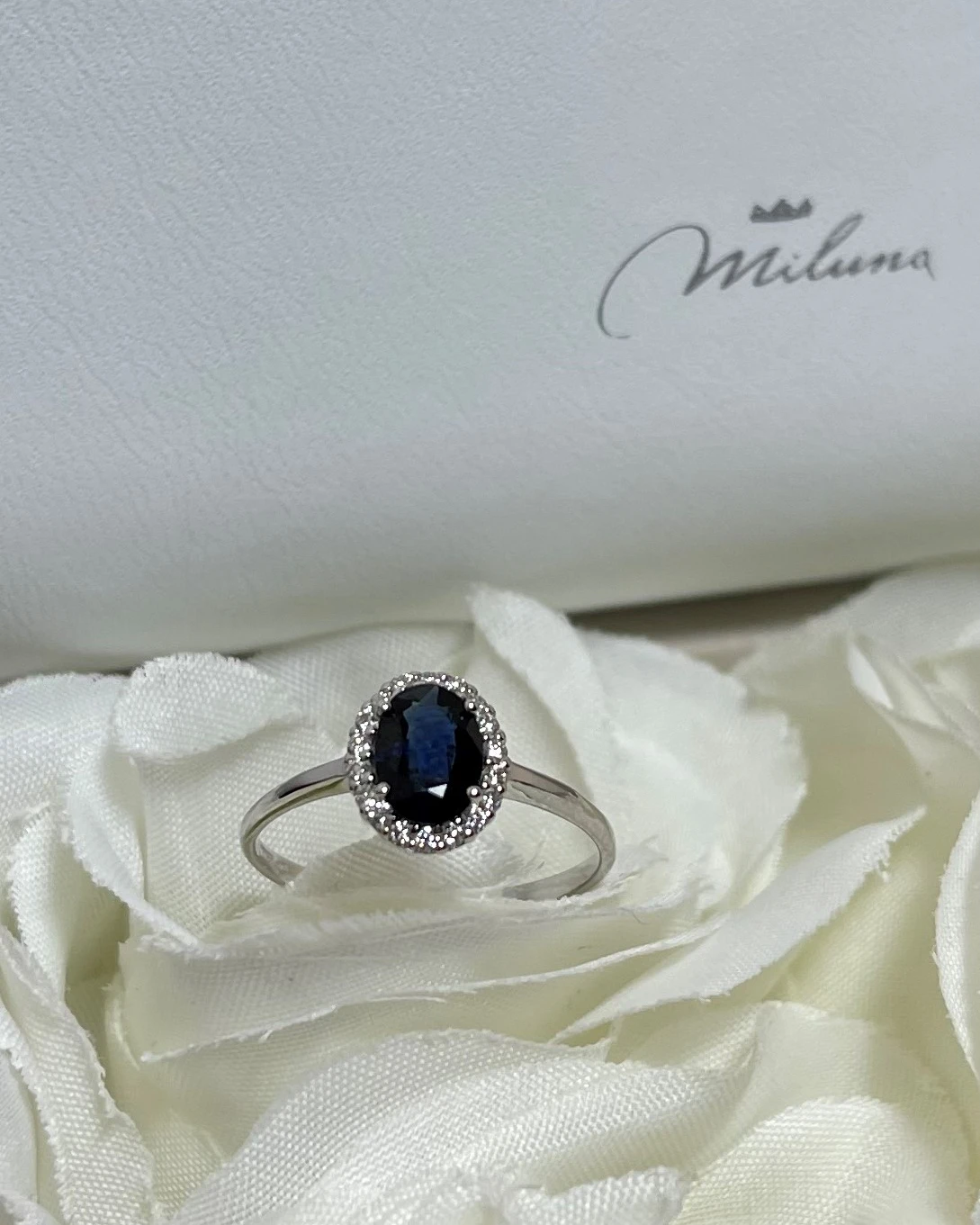 Miluna Anello oro con Zaffiro e brillanti cod: LID3271